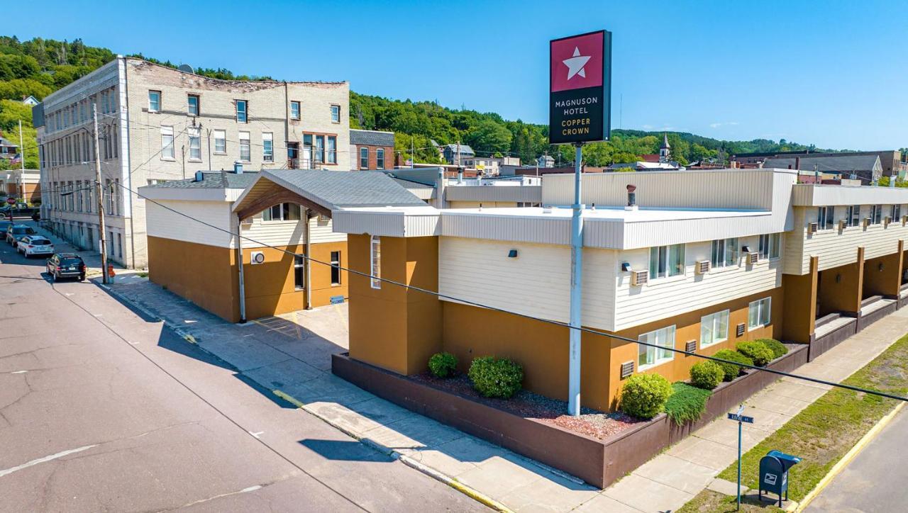 Magnuson Copper Crown Motel Hancock Exterior photo