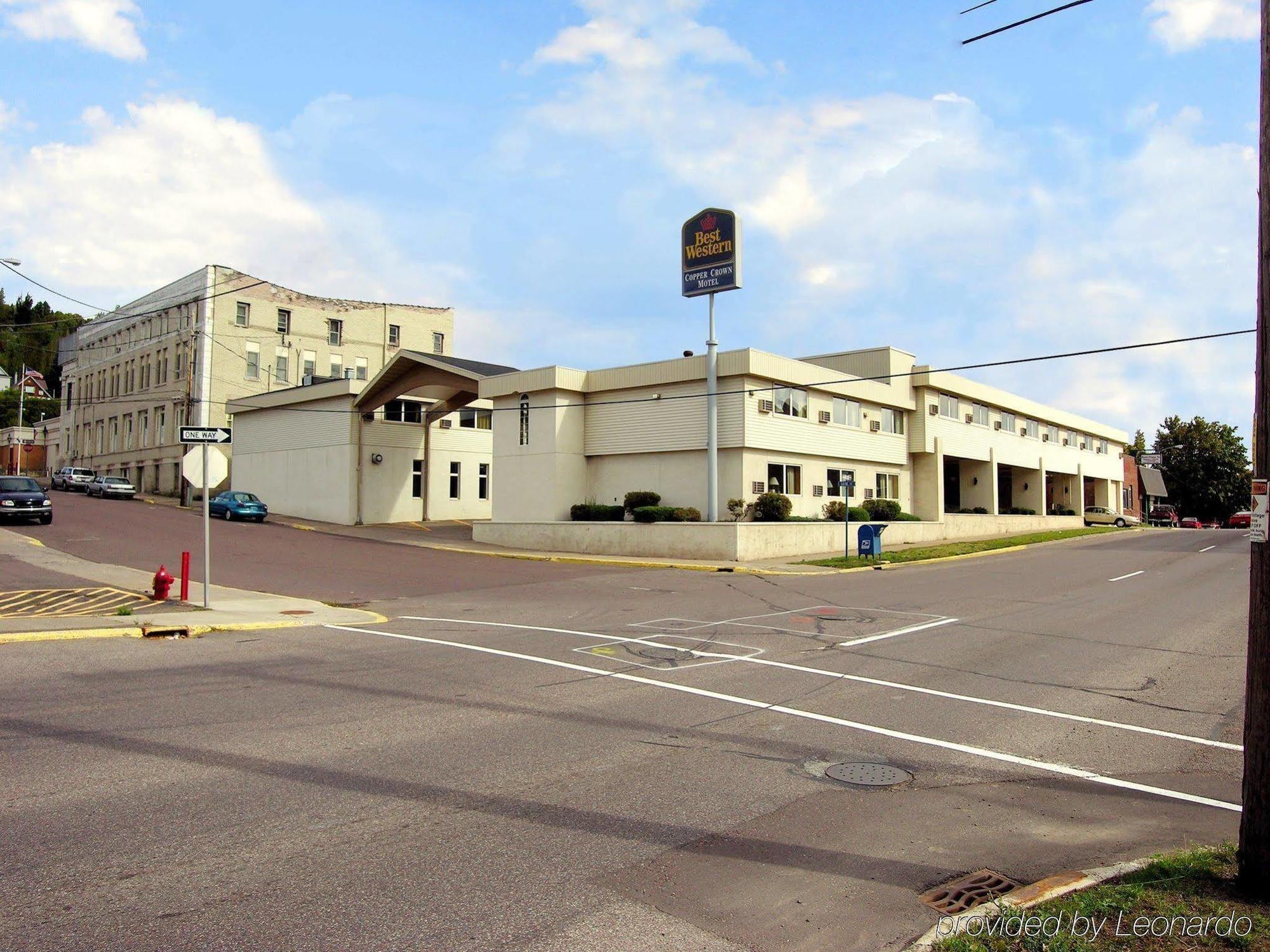 Magnuson Copper Crown Motel Hancock Exterior photo