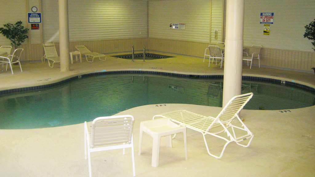 Magnuson Copper Crown Motel Hancock Facilities photo
