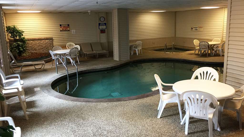 Magnuson Copper Crown Motel Hancock Facilities photo